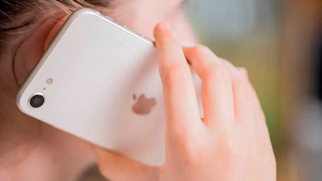 Майбутній iPhone SE 4 буде трохи більшим за iPhone 15