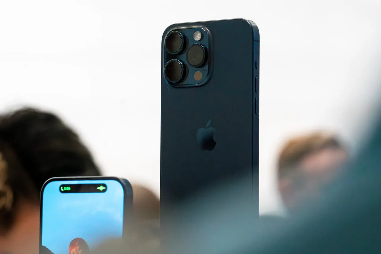 iPhone 16 отримає графеновий радіатор для вирішення проблеми перегріву