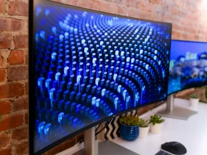 Монитор с изогнутым экраном Dell UltraSharp с Thunderbolt Hub - Фото 4