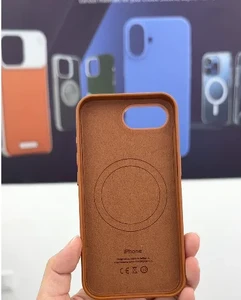 Защитный чехол iLoungeMax PU Leather Case Magnetic Saddle Brown для iPhone 17 - Фото 2