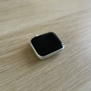 б/в Apple Watch Series 4 40mm GPS Silver Aluminum Case with White Sport Band (MU642) - Фото 4