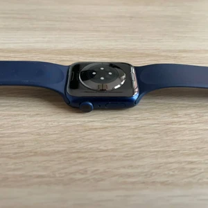 б/в Смарт-годинник Apple Watch Series 6 GPS, 44mm Blue Aluminum Case with Deep Navy Sport Band (M00J3) - Фото 5