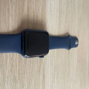 б/в Смарт-годинник Apple Watch Series 6 GPS, 44mm Blue Aluminum Case with Deep Navy Sport Band (M00J3) - Фото 9