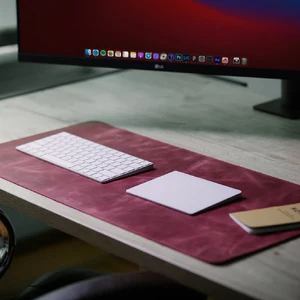 Кожаный коврик для мыши и клавиатуры INCARNE ProDesk Wide Bordeaux