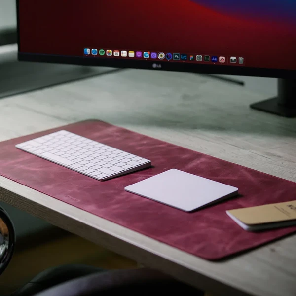 Шкіряний килимок для миші та клавіатури INCARNE ProDesk Wide Bordeaux у Луцьку