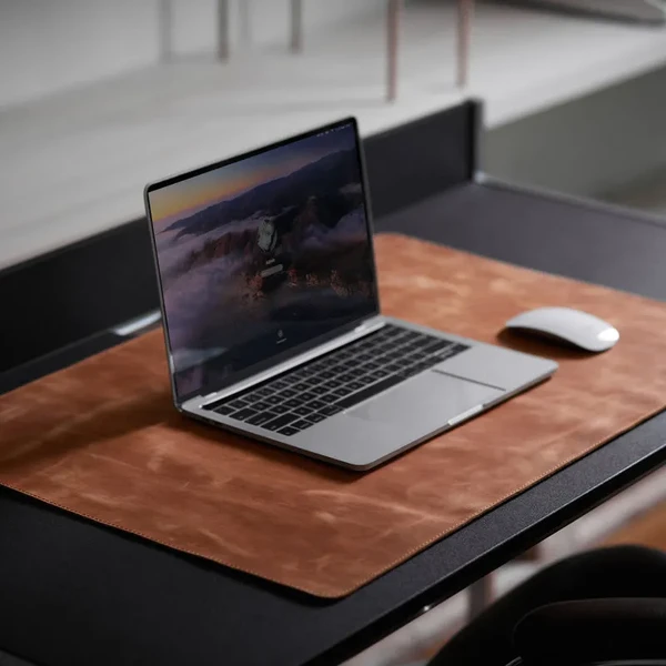 Шкіряний килимок для миші та клавіатури INCARNE ProDesk Large Cognac у Луцьку
