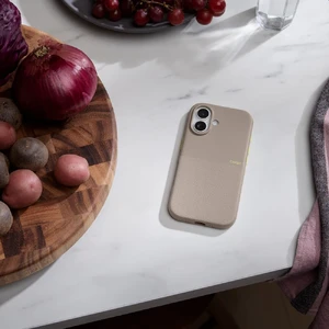 Защитный чехол Beats Rugged Case with MagSafe and Camera Control Alpine Gray для iPhone 17 - Фото 4