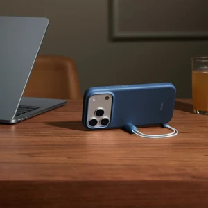 Чехол со шнурком-подставкой Beats Kickstand Case with MagSafe and Camera Control Bedrock Blue для iPhone 17 Pro - Фото 5