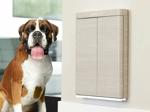 Розумний дверний люк для тварин Pawport з брелком для нашийника та дистанційним керуванням  - Фото 1