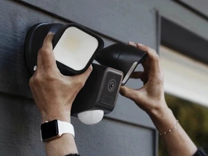 Умная камера видеонаблюдения Wyze Cam Floodlight v2 White с видео 2K HD, углом обзора 160° - Фото 3