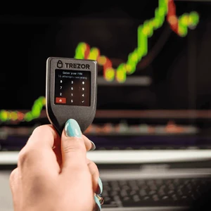 Апаратний холодний USB-C криптогаманець Trezor Model T з дисплеєм, режимом інкогніто coinjoin та відновленням Shamir Backup - Фото 8