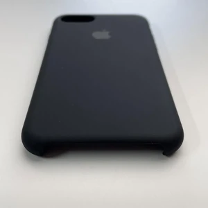 Силиконовый чехол iLoungeMax Silicone Case Black для iPhone SE 3 | SE 2 | 8 | 7 OEM (MQGK2) - Фото 6
