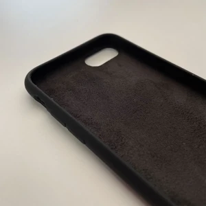Силиконовый чехол iLoungeMax Silicone Case Black для iPhone SE 3 | SE 2 | 8 | 7 OEM (MQGK2) - Фото 7