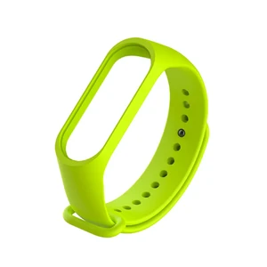 Силиконовый ремешок iLoungeMax для фитнес-браслета Xiaomi Mi Band 3 | 4 Lime - Фото 3