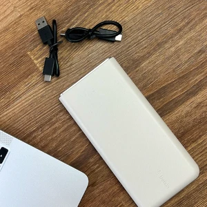 Портативный повербанк Belkin PowerBank 10K 10000mAh для iPhone, 18W, Type-C | USB-A, с индикатором заряда - Фото 5
