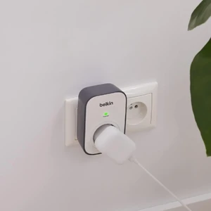 Розетка для защиты от перенапряжений Belkin SurgeMaster Surge Protection Cube до 306J - Фото 4