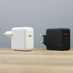 Швидка GaN зарядка 65W 2xUSB-C + USB-A PD 3.0 для iPhone, iPad, MacBook, Apple Watch | iLoungeMax 3-Port Charger - Фото 3
