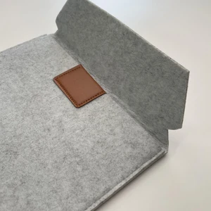 Чохол з повсті iLoungeMax FreeFelt Light Grey для MacBook Air 13" |  Pro 13" Retina | Pro 13" - Фото 5