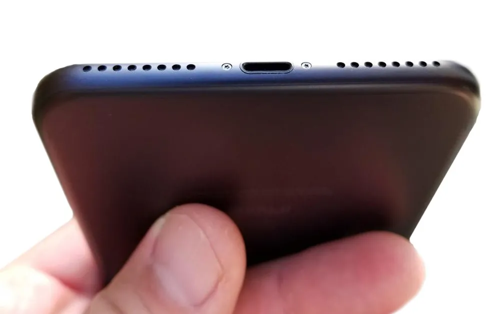 Частка нижнього динаміка iPhone 7 Plus