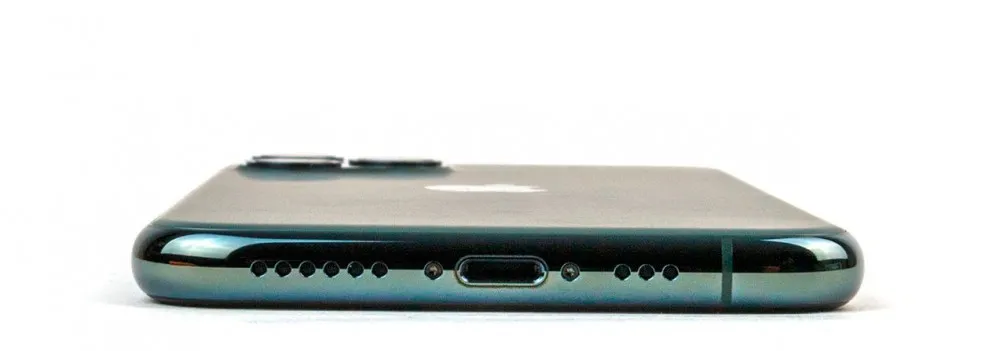 Чистка нижнего динамика iPhone 11 Pro Max