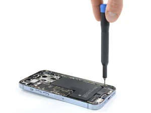 Чистка нижнего динамика iPhone 13 Pro Max