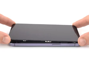 Чистка від пилу та бруду iPhone 14 Pro Max