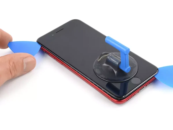 Чистка сетки верхнего динамика iPhone SE 3 (2022)