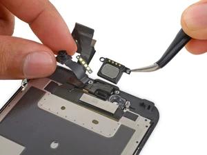 Чистка сітки верхнього динаміка iPhone XS Max