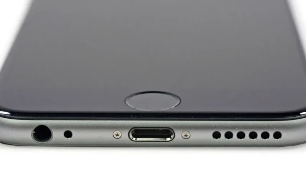 Чистка сеток динамика iPhone 6s