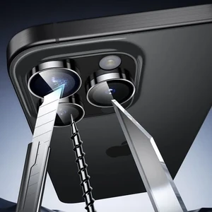 Черное стекло на камеру ESR для iPhone 16 Pro/16 Pro Max - Фото 8