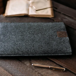 Чехол-конверт из войлока Gmakin Gray | Brown для MacBook Air 13" (2018-2024) | Pro 13" (2016-2022) - Фото 7