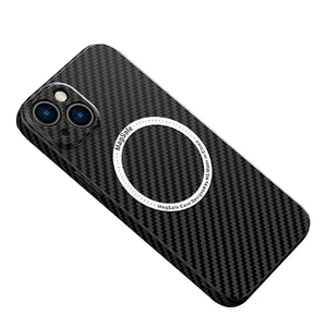 Захисний чохол iLoungeMax Carbon Fiber Pattern Case MagSafe Black для iPhone 14  - Фото 1