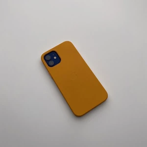 Кожаный чехол iLoungeMax Genuine Leather Case MagSafe California Poppy для iPhone 12 | 12 Pro ОЕМ - Фото 4