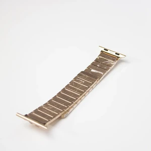 Ремешок iLoungeMax Metal Loop Magnetic Strap Gold для Apple Watch Ultra 49mm | 45mm | 44mm | 42mm - Фото 3