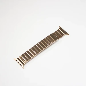 Ремешок iLoungeMax Metal Loop Magnetic Strap Gold для Apple Watch Ultra 49mm | 45mm | 44mm | 42mm - Фото 2