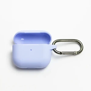 Силіконовий чохол з карабіном iLoungeMax Light Blue для AirPods 3 - Фото 2