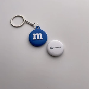 Силіконовий брелок з кільцем iLoungeMax Funny Cartoon Case M&M's Blue для AirTag - Фото 3