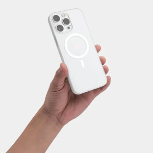 Ультра-тонкий чохол iLoungeMax Soft Touch MagSafe Frosted Clear для iPhone 16 Pro - Фото 6