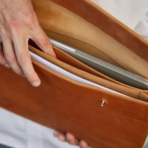 Шкіряний чохол-конверт INCARNE Neat Green для MacBook Air 15" M3 | M2 (2024 | 2023) - Фото 10