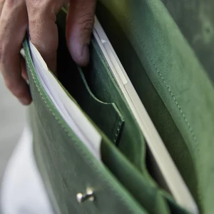 Шкіряний чохол-конверт INCARNE Neat Green для MacBook Air 15" M3 | M2 (2024 | 2023) - Фото 3