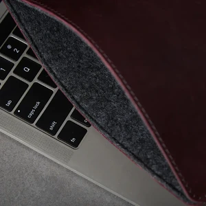 Кожаный чехол с отделкой из фетра INCARNE Mosaic Port Elegance для MacBook Pro 15" (2016-2022) - Фото 3