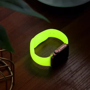 Светящийся силиконовый ремешок iLoungeMax Luminous Strap для Apple Watch Ultra 49 mm | 45mm | 44mm | 42mm White - Фото 3