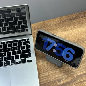 Повербанк MagSafe Mcdodo Ultra Slim с беспроводной зарядкой и подставкой для iPhone, 5000 mAh, 20W - Фото 3