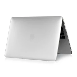 Пластиковый чехол iLoungeMax Soft Touch Metallic Silver для MacBook Pro 13" (2016-2019)