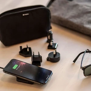Набір зарядних пристроїв і перехідників Mophie Charge Stream Global Travel Kit - Фото 7
