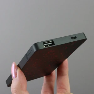 Компактный бюджетный мини повербанк Mophie Powerstation Mini Magenta для iPhone 3000mAh, с индикатором заряда - Фото 3