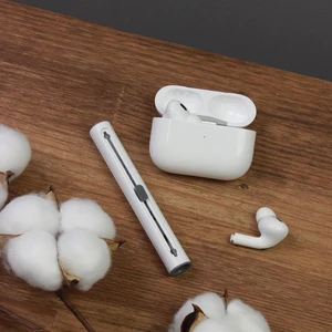 Набір 3 в 1 для чищення навушників AirPods зі щіткою, спонжем та металевим пером | iLoungeMax Cleaning - Фото 3