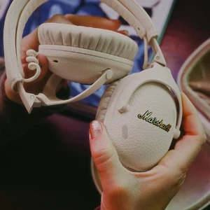 Беспроводные Bluetooth-наушники с микрофоном Marshall Monitor III A.N.C. Cream - Фото 6