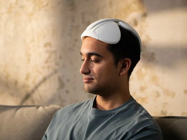 Відновлювач волосся Niostem Smart Hair Loss Wearable з регенерацією