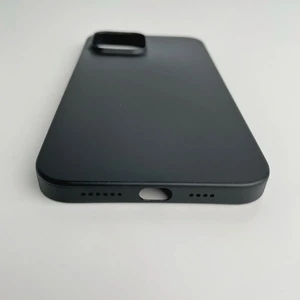 Супертонкий чохол oneLounge 1Thin 0.35mm Black для iPhone 13 - Фото 10